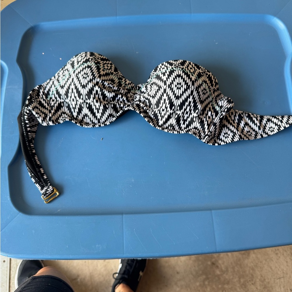 Black and White Patterned Bikini Top